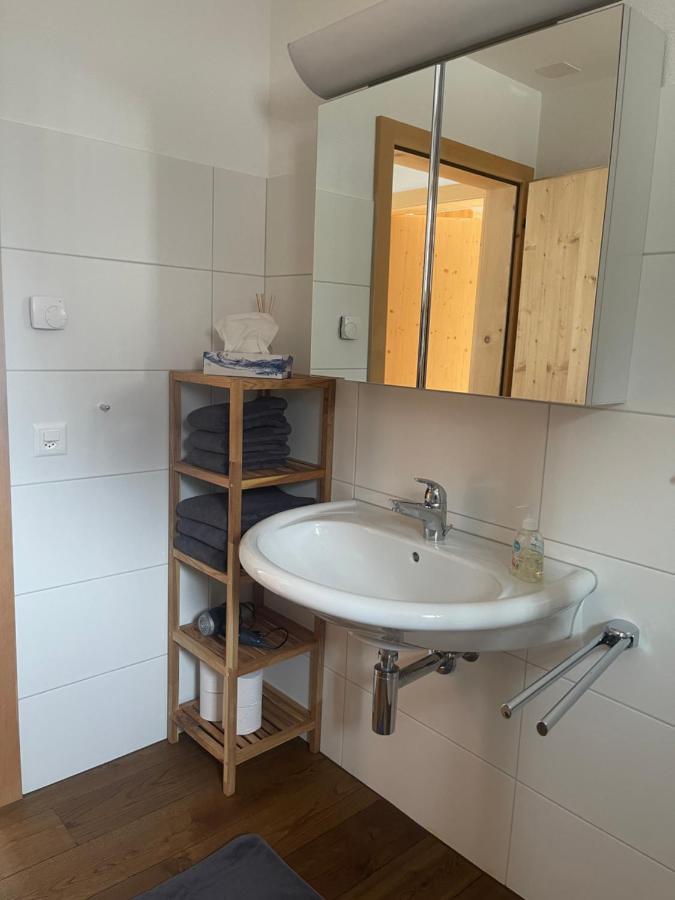 Ferienwohnung Mit Idyllischer Aussicht 克洛斯特斯 外观 照片