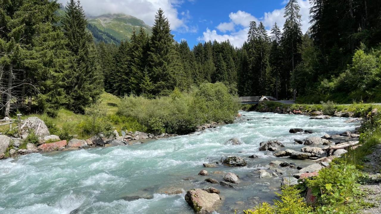 Ferienwohnung Mit Idyllischer Aussicht 克洛斯特斯 外观 照片
